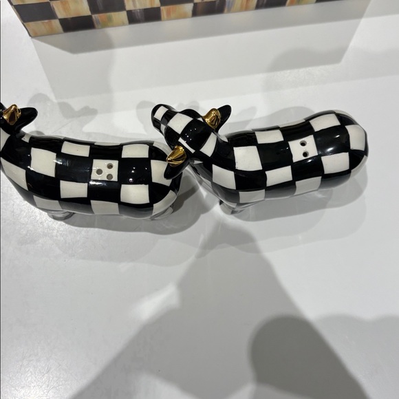 MacKenzie-Childs Cow salt and pepper shakers. New in original box - Picture 7 of 8